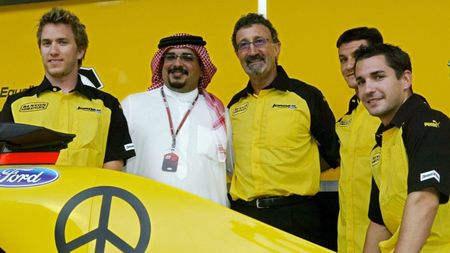 Lupta cu cancerul l-a epuizat şi urmările fizice sunt vizibile: "Vă rog să mă iertați. Nu sunt chiar eu"