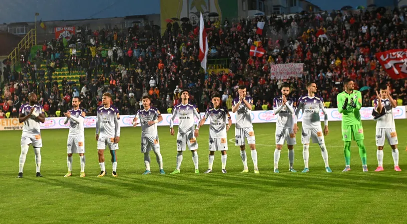Schimbări majore de lot la Campionii FC Argeș. Jucătorii nu vor să continue în Liga 2 și au reziliat contractele. Viorel Tudose: ”Probabil a contat intrarea mea în vestiar, când le-am adresat cuvinte dure”
