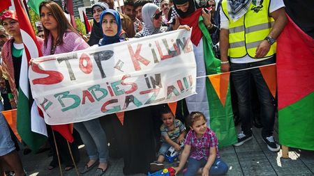 Conflictul din Fâșia Gaza poate afecta fotbalul. Israelul spune că gruparea Hamas este susținută de bani proveniți din Qatar: "Cerem FIFA să le retragă dreptul de a organiza Campionatul Mondial"