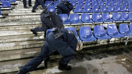 Au evitat un adevărat masacru: nemții au primit informații că trei bombe urmau să fie introduse pe stadionul pe care trebuia să se joace Germania - Olanda