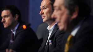 'PUCI' la Dinamo? Negoiță 'vânează' acțiunile lui Badea și Săvulescu:** "O mașină nu poate fi condusă de 3 șoferi! E nevoie de bani mulți, nu de mărunțiș!"