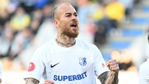 Denis Alibec a uitat instant de FCSB! A semnat cu Farul și a spus-o clar: „Aici am cunoscut fotbalul mare”