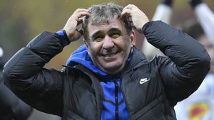 Faza din Farul - Rapid care l-a făcut pe Gică Hagi să se ia cu mâinile de cap! Gafa de cascadorii râsului a portarului Mihai Aioani ar fi putut „rupe” meciul de la Ovidiu | FOTO