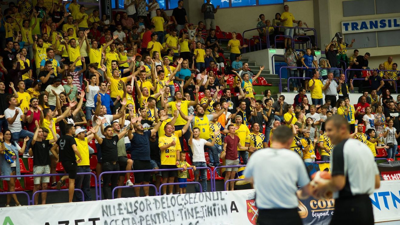 SPECIAL | "Suma de la fani e echivalentă cu ce primim de la sponsorii mari". Echipa din România care a reușit să strângă 50.000 de euro din vânzarea de abonamente și care arată că se poate