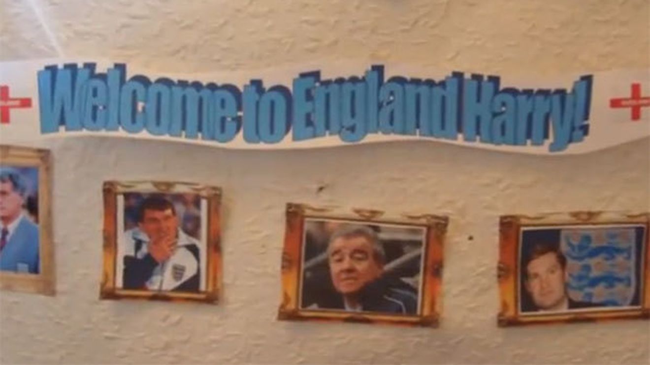 Surpriza din vestiarul naționalei Angliei!** VIDEO amuzant lansat de către englezi, în care Ferdinand, Rooney și Gerrard organizează o petrecere pentru noul selecționer