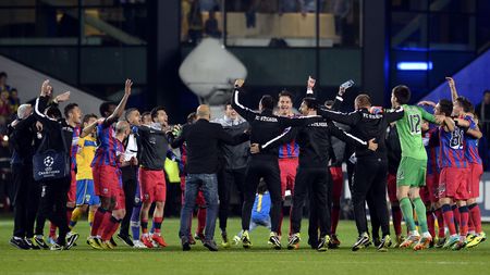 Ipocrizie? Lecții de moralitate cu Reghecampf. "Nu m-aș fi putut bucura după 1-1. Nici dacă eram campion cu 10 puncte avans" VIDEO | Hora steliștilor, după 0-0 cu Petrolul, în momentul în care erau campioni cu 9 puncte avans