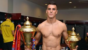 Seara lui Nikolic: revederea cu fosta echipă, o bară și aplauzele fanilor.  Discursul sincer: "Sunt atacant. Încerc să dau gol și dacă joc împotriva fratelui meu"