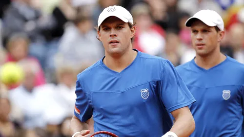 Bob și Mike Bryan au câștigat finala de dublu** de la Australian Open