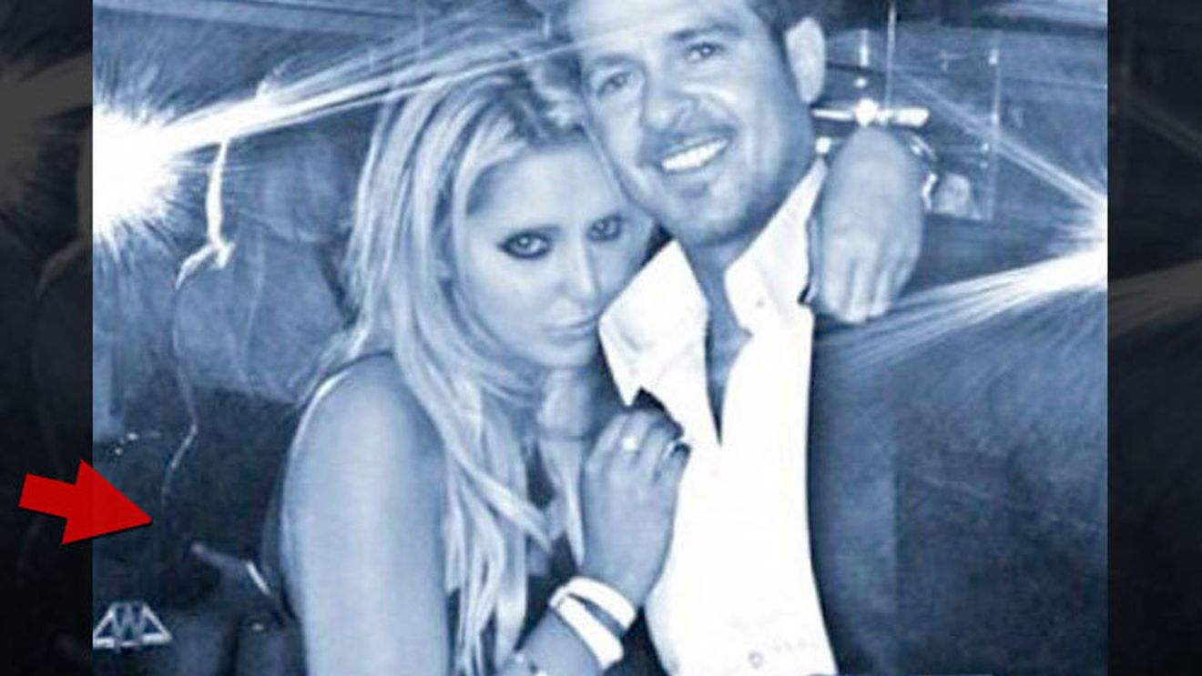 Robin Thicke, în pragul divorțului după ce a fost surprins în ipostaze indecente cu o fană