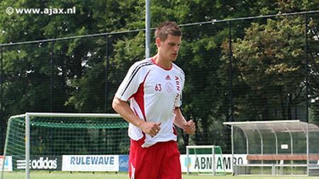 Jucător dat afară de la Ajax pentru furt din bagaje!