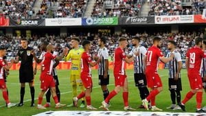 Florin Prunea, întâlnire surprinzătoare cu Emil Boc înainte de U Cluj - Dinamo: „L-am felicitat pentru ce este acolo!” | VIDEO EXCLUSIV ProSport Live