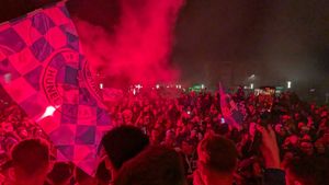 Petrecere în noapte: show istoric la Hunedoara, după ce Corvinul a câștigat Cupa României! Discursul lui Florin Maxim, ascultat într-o liniște perfectă: „Atunci am știut că nimic nu ne mai poate împiedica”. VIDEO