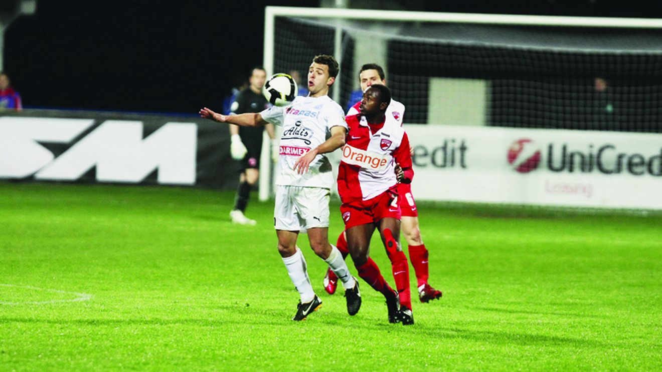 Umblă cu jumătăți de măsură!** Ținte: Takayuki și Moraes!