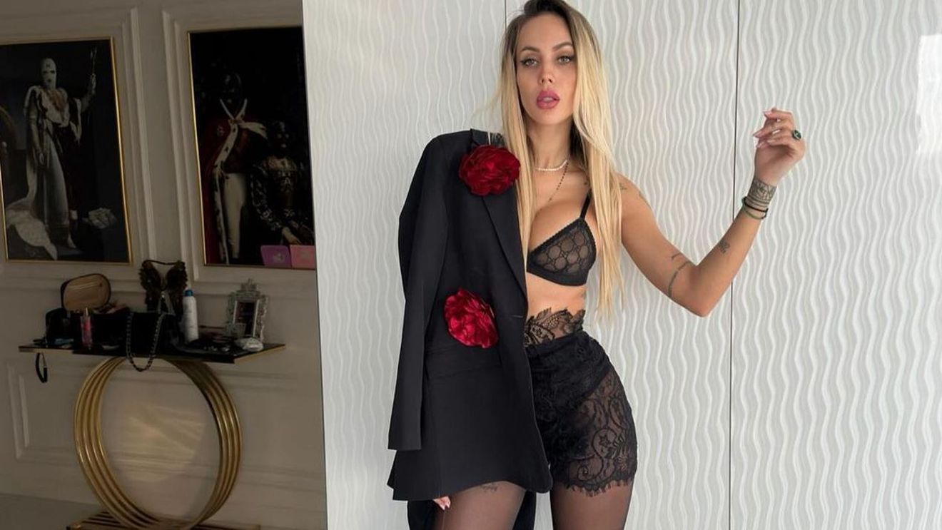 Cum se uită ceilalți jucători la cea mai frumoasă nevastă de fotbalist din Superliga! „Când iese pe stradă, e deranj mare de tot”. GALERIE FOTO