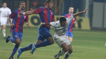 Moraes: "Vreau să ajung la o echipă mare, să mă bat la titlu!"** Becali a dezvăluit ce ofertă îi face Gloriei pentru atacant!