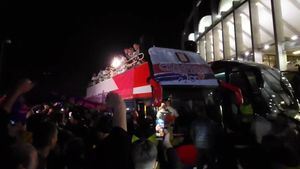 Petrecerea FCSB pentru titlul numărul 28. Campioana României, sărbătoare roş-albastră în inima Bucureştiului