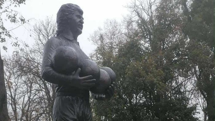 Discurs memorabil la dezvelirea statuii lui Helmut Duckadam și un mesaj pentru președintele Nicușor Dan: „Se repară o nedreptate!”