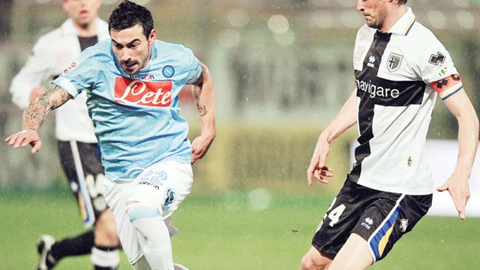 Jucătorii lui Napoli, la mâna femeilor!