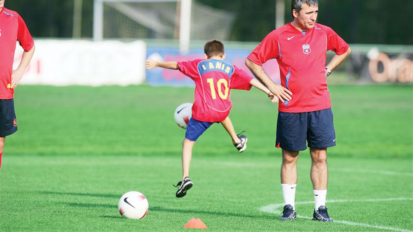 Hagi va juca  la Dinamo