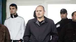 Mititelu dă înapoi**
