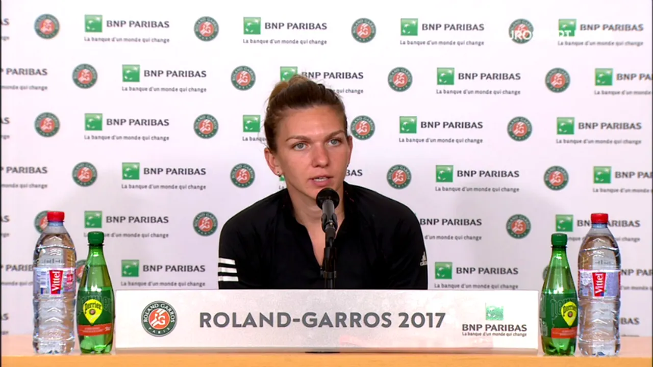 Halep exultă după victoria de la Roland Garros: 