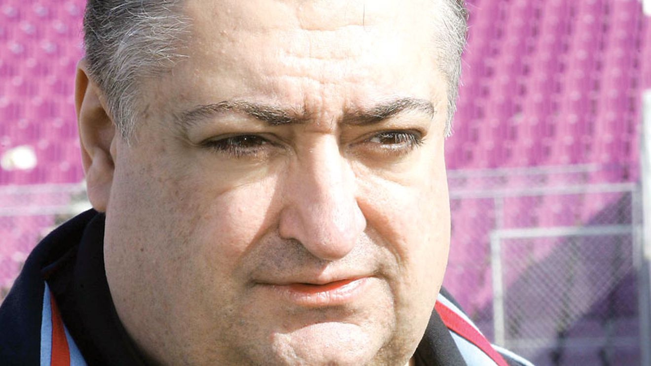 "Nu avem față de titlu"