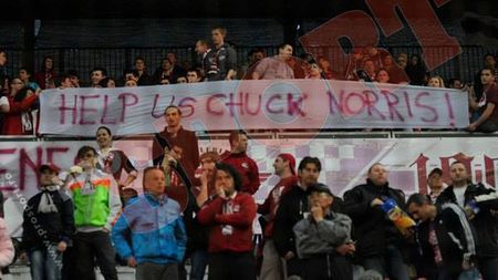 Suporterii CFR-ului știu cum pot să iasă din criză.  Îl cheamă pe Chuck Norris la Cluj :)