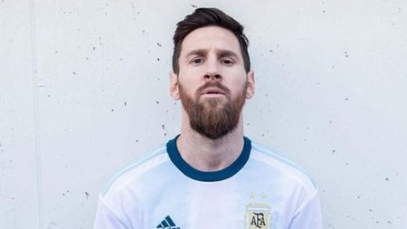 Lionel Messi a prezentat noul tricou de joc al Argentinei. FOTO | Cum vor fi îmbrăcate "Pumele" la Copa America 2019