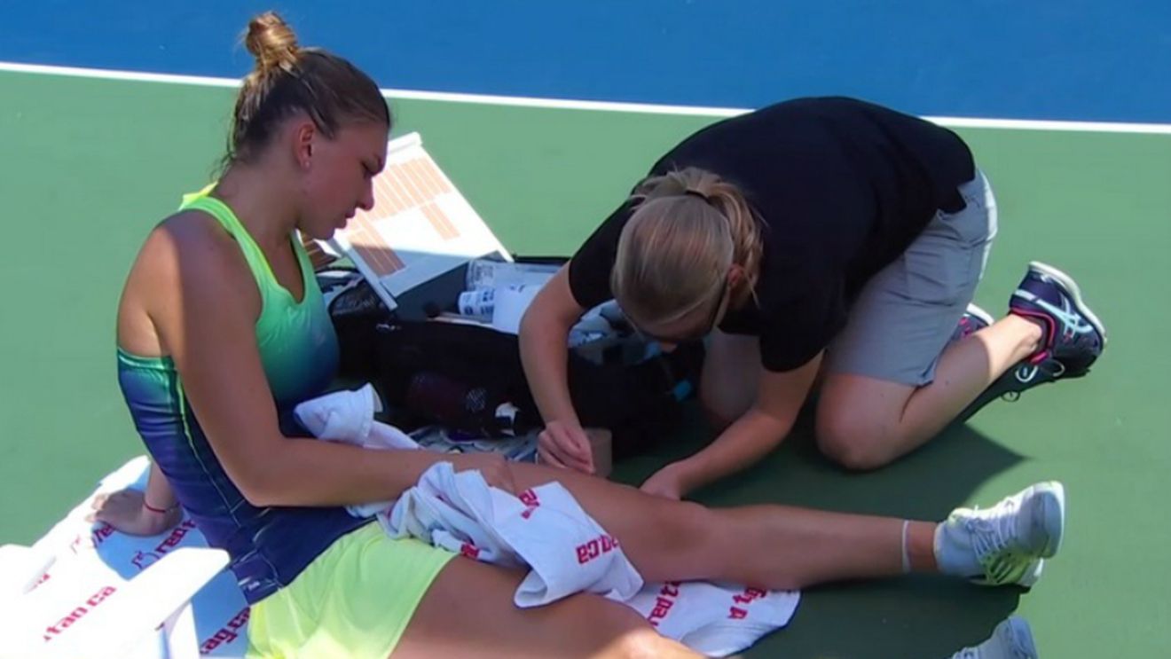 SCANDALOS | Halep, acuzată că a mimat accidentarea de la Toronto. Comentatoare britanică: "Simona e o actriță slabă"