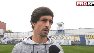 Gregoire Puel, primele impresii despre România: „Am fost surprins de nivelul bun!”. Ce spune despre Gică Hagi și despre povara numelui pe care îl poartă | VIDEO EXCLUSIV