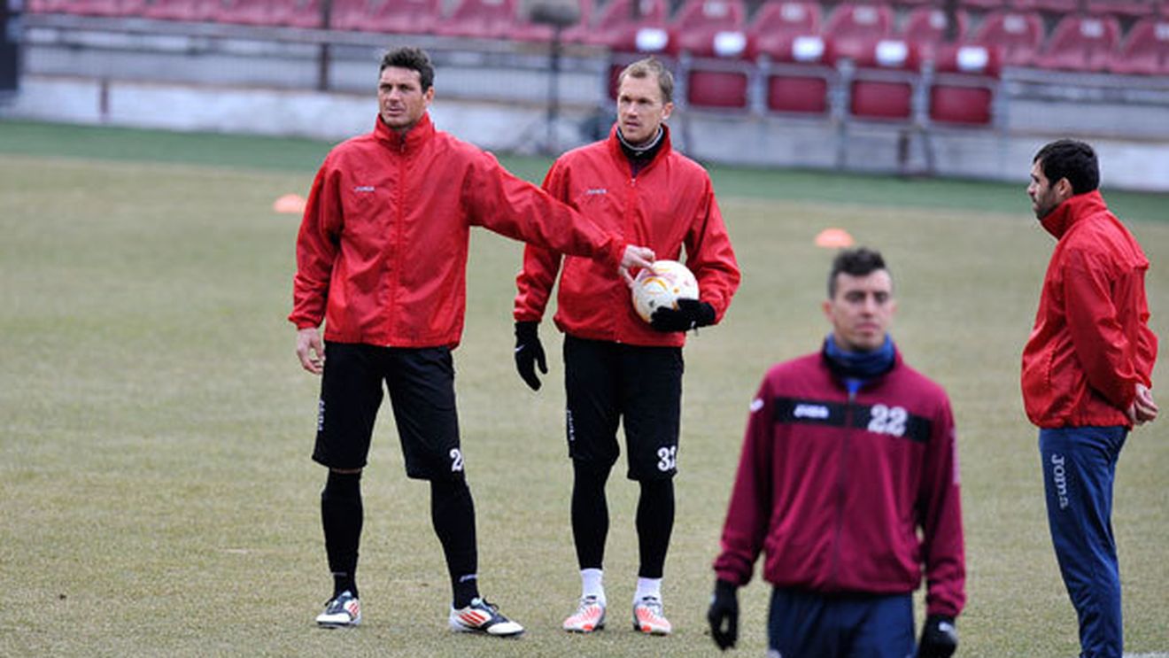 "E bătrân și nu cred că mai înțelege ceva" / Andone îl ironiza acum cinci luni, acum e titular!** Singurul jucător din Gruia pentru care anul 2013 e unul bun