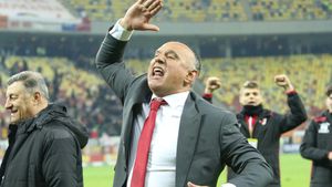Iritat de atitudinea lui Adi Mutu, Florin Prunea dă de pământ cu antrenorul Rapidului: „Sunt siderat! Ne zâmbește așa, sfidător. Un om serios nu se comportă de o asemenea manieră” | VIDEO EXCLUSIV ProSport Live