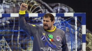 Irimuș, ca Duckadam! Portarul Potaissei Turda a apărat patru penaltyuri de departajare și a eliminat Steaua din Cupa României la handbal