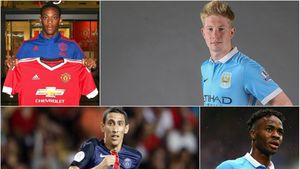 3,04 miliarde de euro cheltuite pe transferuri în această vară! Sume colosale plătite de City, United sau de giganții Italiei. Record absolut în Anglia și în Italia. Topul celor mai scumpe transferuri din vară