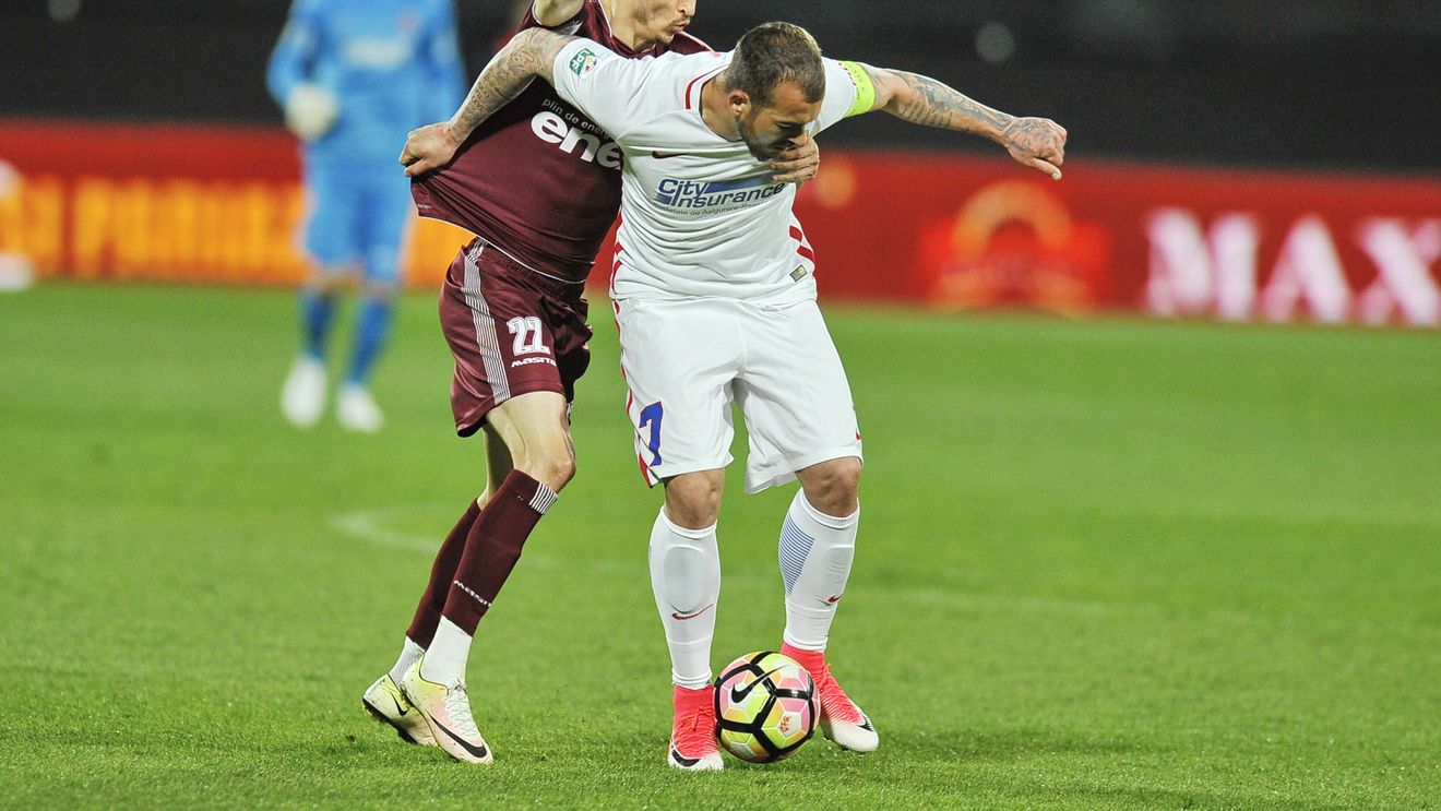 Alibec, criticat pentru ce a făcut la Cluj: "Vin scouteri să te vadă și tu ai ieșiri de genul ăsta... Și pe Cavani l-am văzut supărat, dar s-a așezat pe bancă!"