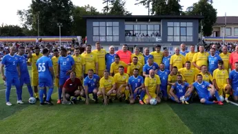 Rădoi, Belodedici, Prunea şi alte glorii ale fotbalului românesc, prezente la inaugurarea arenei „Andrei Dumitraş” din Pomârla