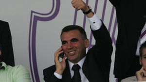 "Vreau ca FC Argeș să aibă 2% de la arbitru"** "Eu aș vrea ca Steaua să aibă DOAR 2%"