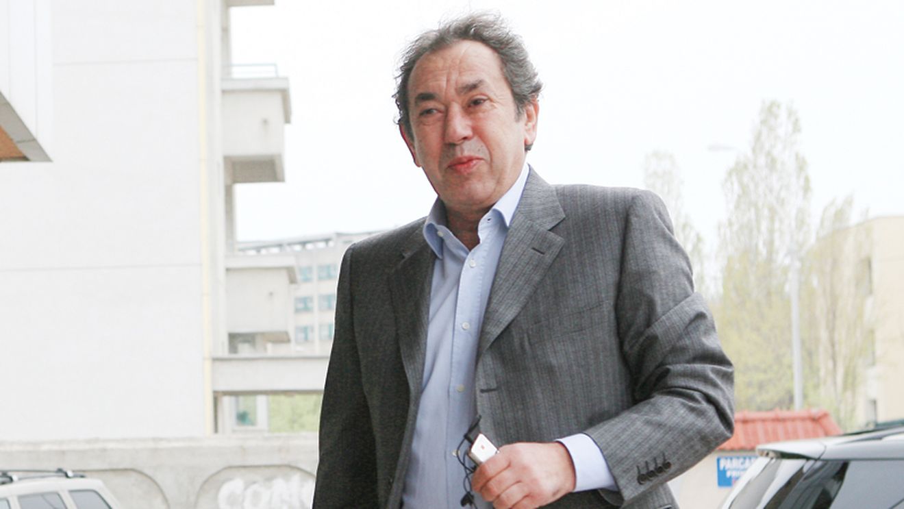 Badea își ironizează contestatarii