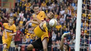 Motherwell se teme! **"Vom avea probleme mari în Ghencea! Steaua e un club cu renume în Europa!"
