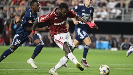 Antoine Baroan face Rapidul barosan! Giuleștiul e lider și petrece invincibil, dar păstrează stilul „o repriză jale, o repriză show”. Cronică de Gabriel Berceanu la 2-1 cu FC Botoșani