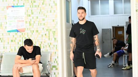 Cum a venit îmbrăcat Alex Băluță la prima apariția a sa după ce l-a trădat pe Mihai Rotaru pentru Gigi Becali! Toți ochii au fost pe fostul jucător al Universității Craiova