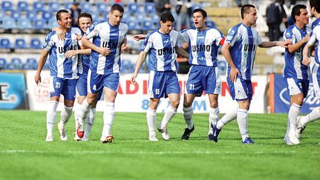 Ujpest, spulberată de Pandurii!** "Ne arătăm valoarea cu Steaua!"