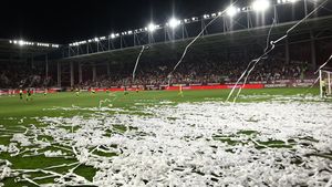 Sărbătoare în Giulești, înainte de Rapid - CFR Cluj! Fostul fotbalist a mers imediat în fața fanilor