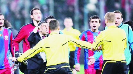 De ce nu mai dă nimeni mâna cu nepotul lui Gigi?** "Bă, Mache, iar ai comis-o?"