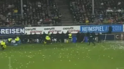 VIDEO SENZAȚIONAL** Protest neobișnuit în Elveția! Fanii lui FC Basel au aruncat în teren sute de mingi de tenis