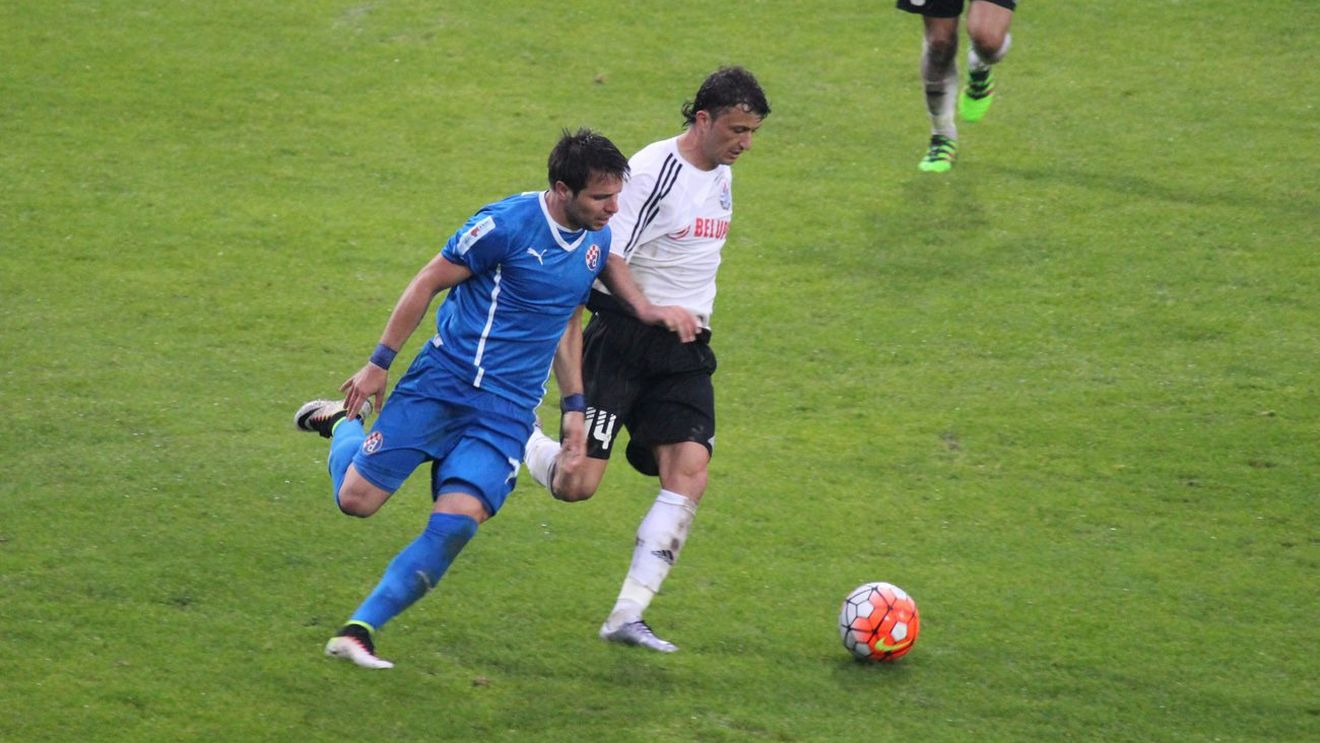 INTERVIU | Alexandru Mățel, românul care simte din "interior" bucuria croaților: "În orice magazin intri, îl vezi!". Ce spune fundașul dreapta despre forța academiei lui Dinamo Zagreb și așteptările pe care le are de la foștii săi colegi, Budescu și Alibec