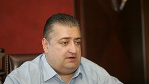 "Fanii să ștea liniștiți, numele și culorile echipei nu vor rămâne așa"