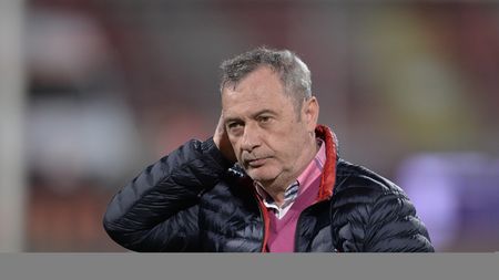 Situație rar întâlnită la Dinamo. Rednic anunță: "Sunt obligat să-l bag pe teren!"