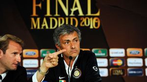 Mourinho: "Și eu și Van Gaal vom scrie istorie"!