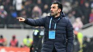 Elias Charalambous a dezvăluit ce le-a spus fotbaliștilor săi în vestiar, înainte de victoria din FCSB - Dinamo 2-1